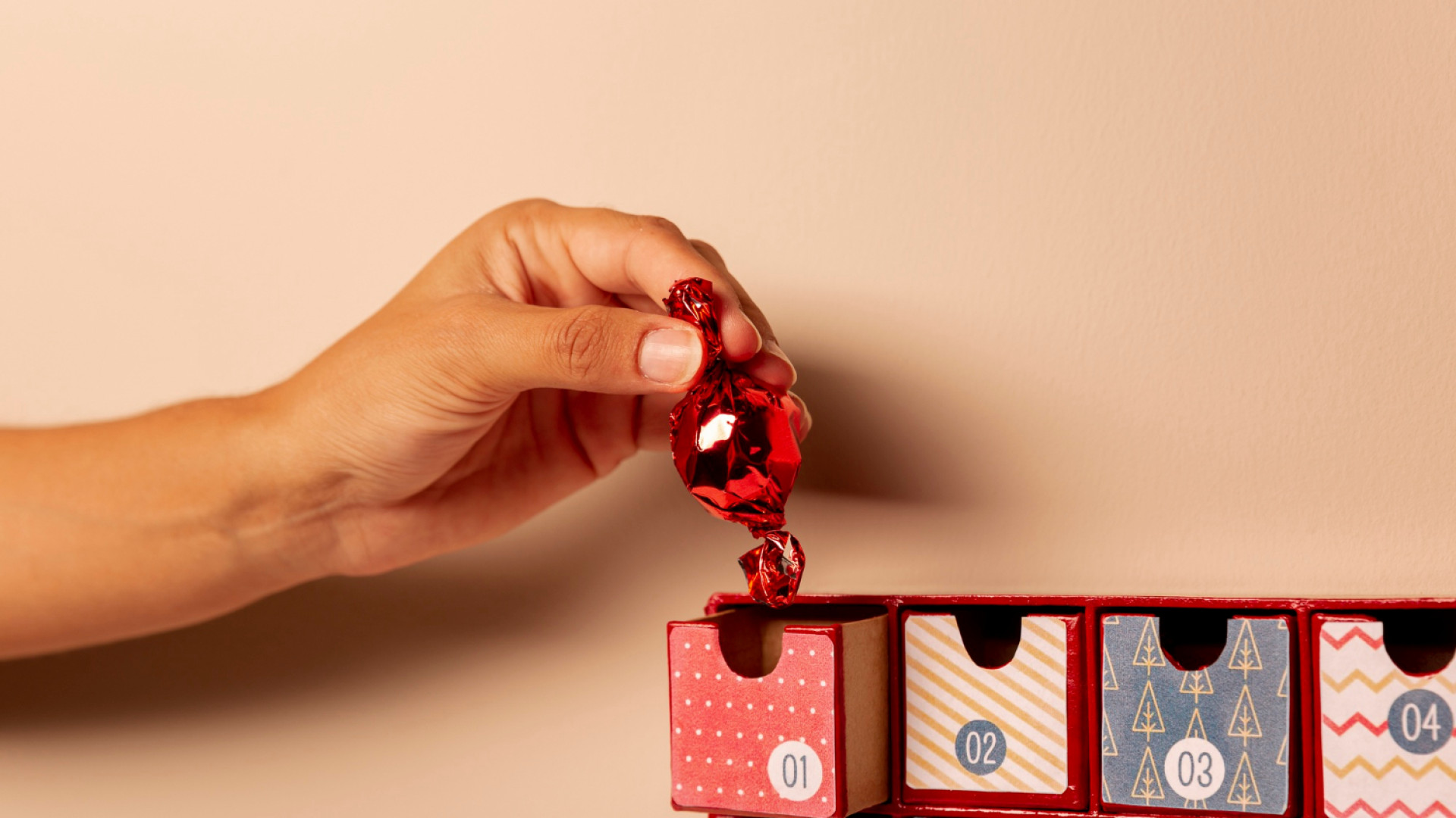 Le calendrier de l'avent bonbon : une douce tradition qui émerveille petits et grands